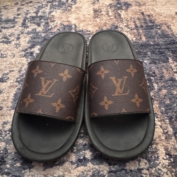 Slides - Picture 3 of 4